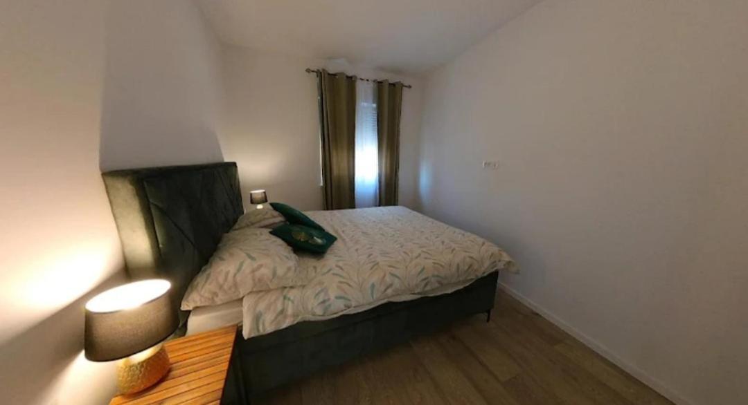Appartamento New Apartman P & B Traù Esterno foto